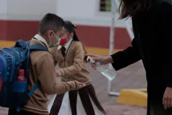 Escuelas de Puebla retomarán uso de cubrebocas contra la COVID-19: SEP