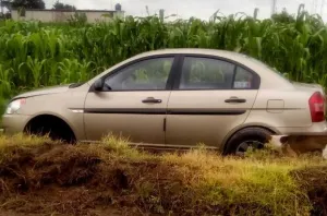 Recuperan auto robado en Santa María Moyotzingo