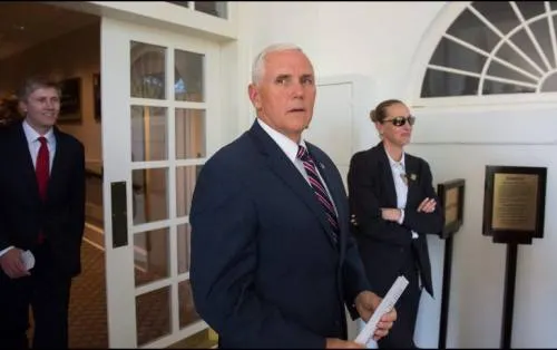 Venezuela denuncia el “cinismo supremacista” de Mike Pence