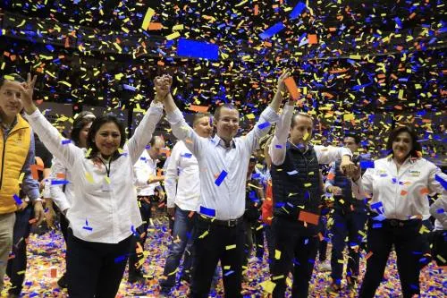 Acrópolis vibró al grito de “Anaya Presidente”