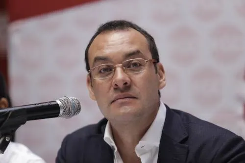 Deloya confirmó aspiración por la alcaldía de Puebla
