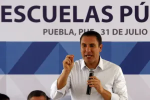 Moreno Valle anuncia pavimentación de Las Torres