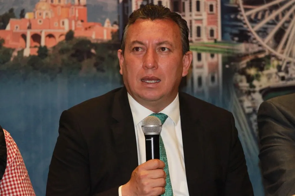 Juez niega amparo a David Huerta; podría ser detenido en cualquier momento