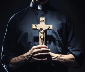 En dos años Iglesia Católica belga paga 2.8 mdd por abusos