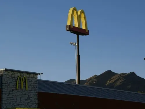 Pide té helado en Mcdonald’s y termina drogado; traía mariguana