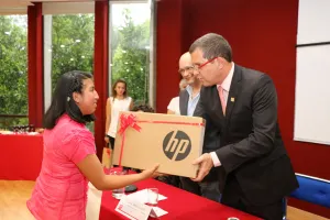 Premia Ibero a ganadores del Cuarto Concurso de Cuento
