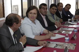 Se reúne Ana Tere con empresarios de Canaco y Canirac