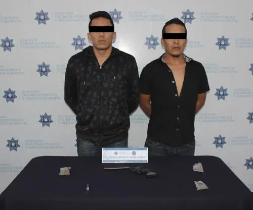 Detiene Policía Municipal a dos presuntos delincuentes