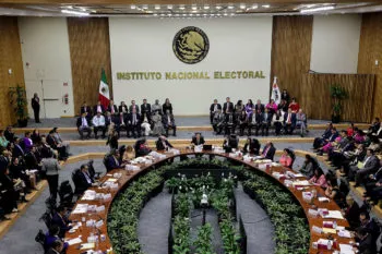 Aprueba INE acuerdo que obliga a partidos a postular a mujeres en 5 de 9 gubernaturas
