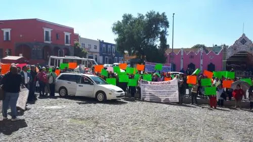 JJ encabeza manifestación de habitantes de juntas auxiliares en contra de línea 3 de RUTA