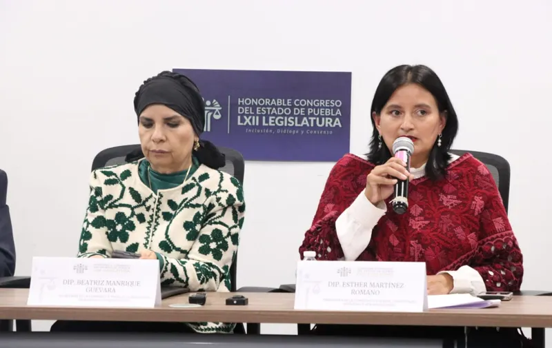 beatriz-manrique-esther-martinez