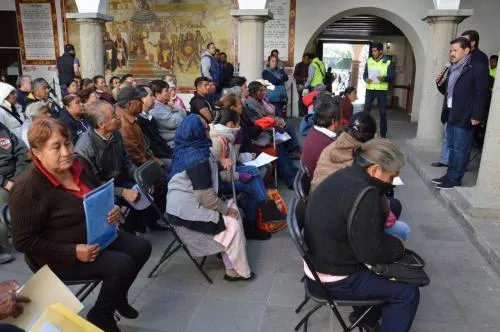 Reciben apoyos afectados por sismos en casas y templos de San Pedro Cholula