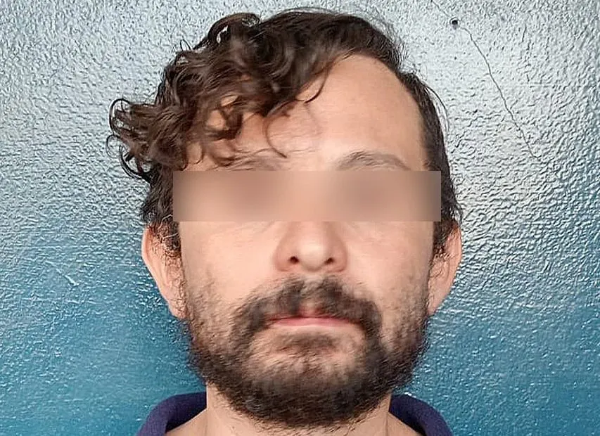 Detienen a depravado que grababa a mujeres bajo su falda en la Feria de Puebla