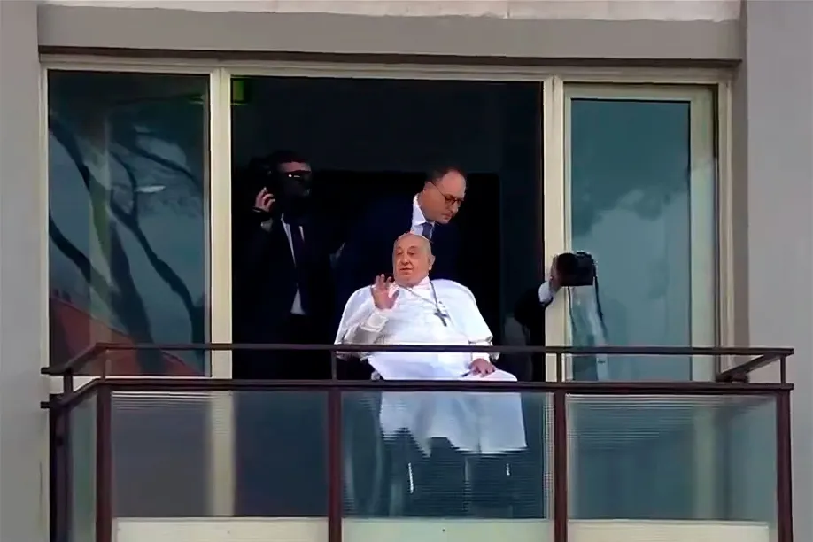 Papa Francisco Dado De Alta
