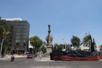 Trabajos de rehabilitación en avenida Juárez y barrio de Santiago concluirán hasta julio