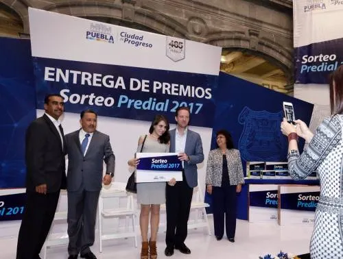 Luis Banck entregó premios a ganadores del Sorteo Predial 2017