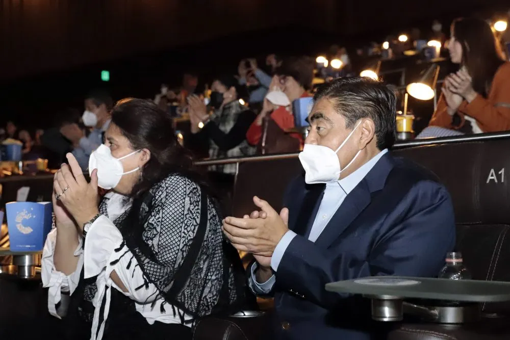 Encabeza MBH preestreno de la película “De vuelta a casa”