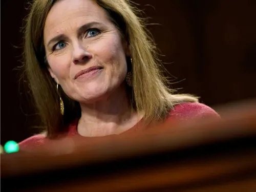 Jueza nominada por Trump admite tener un arma
