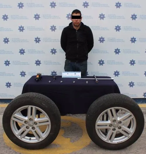 Elementos de la SSPTM detienen en flagrancia delictiva a un hombre por robo de autopartes