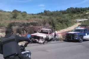Un muerto y camioneta incendiada deja enfrentamiento entre huachicoleros