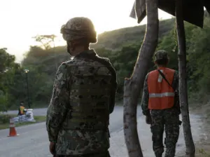 Marina busca a ‘El Chapo’ en sierra de Badiraguato