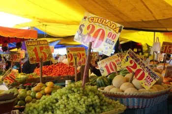 Disminuye el precio básico de la canasta básica