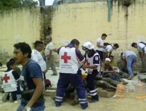 Derrumbe en Catedral de Tuxtepec deja 20 heridos