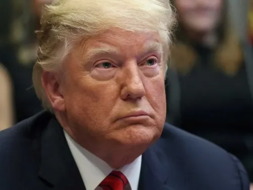 Califica Trump investigación de juicio político de ‘linchamiento’