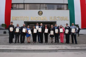 INE reconoce trayectoria de sus fundadores