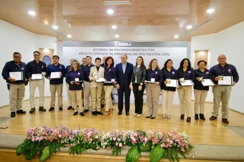 Reconoce gobierno del estado a personal de Protección Civil estatal por años de servicio