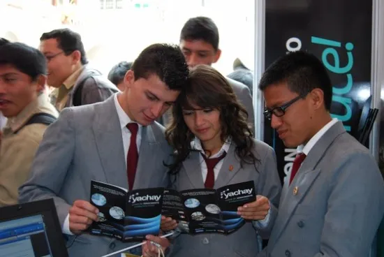 Más de mil estudiantes asisten a Expo Universidades