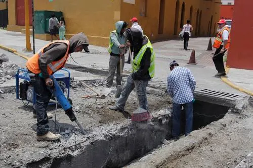 Pavimentos y drenajes en riesgo de colapsar en centro histórico: Román  Romano
