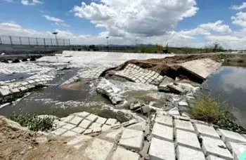 Cesan al director de construcción del Parque en Texcoco por megaderrame de agua tras colapso de un muro