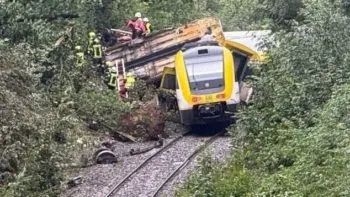 Descarrilamiento de tren en Alemania deja al menos tres muertos y varios heridos