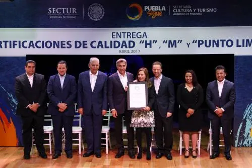Tony Gali y José Salvador Sánchez entregan certificados de calidad al sector turístico
