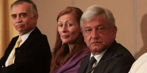 Tras la Censura a Tatiana Clouthier, el Cacareo de las Gallinas