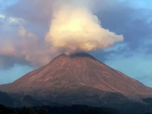 Aumenta actividad del Volcán de Fuego de Guatemala
