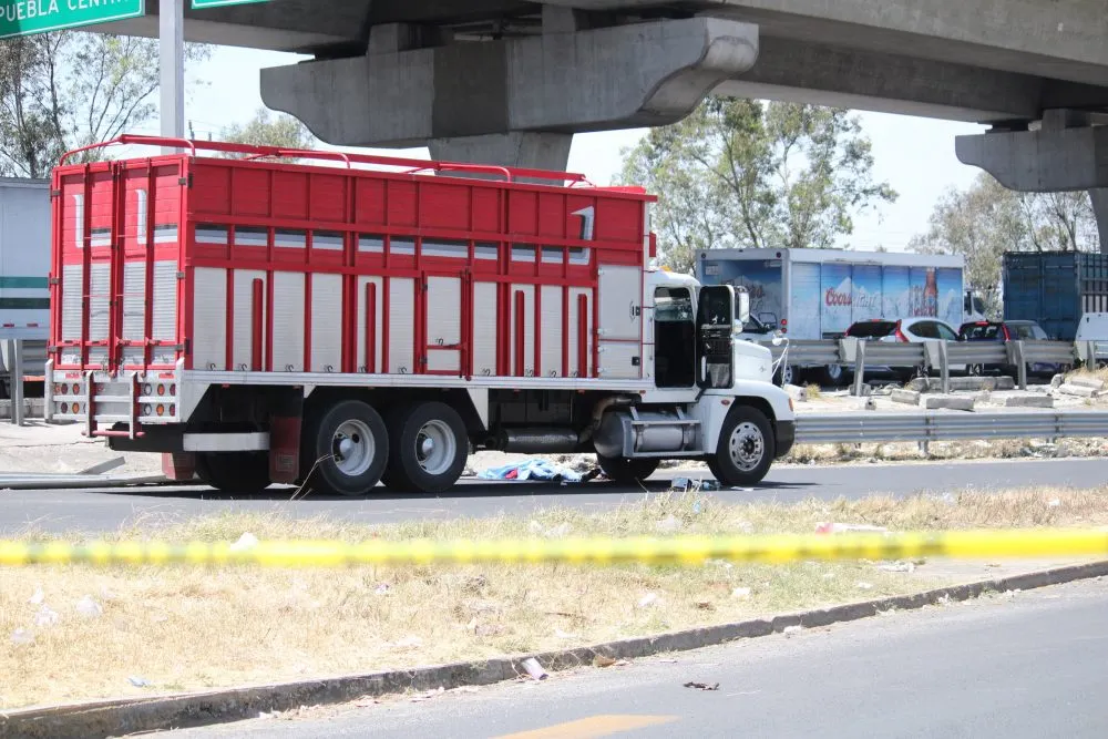 Hallan camioneta de asaltantes asesinos de comerciantes