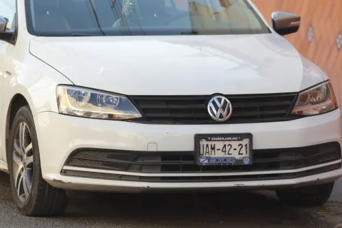 Pedirán a gobierno que canje de placas sea gratuito para cumplidos