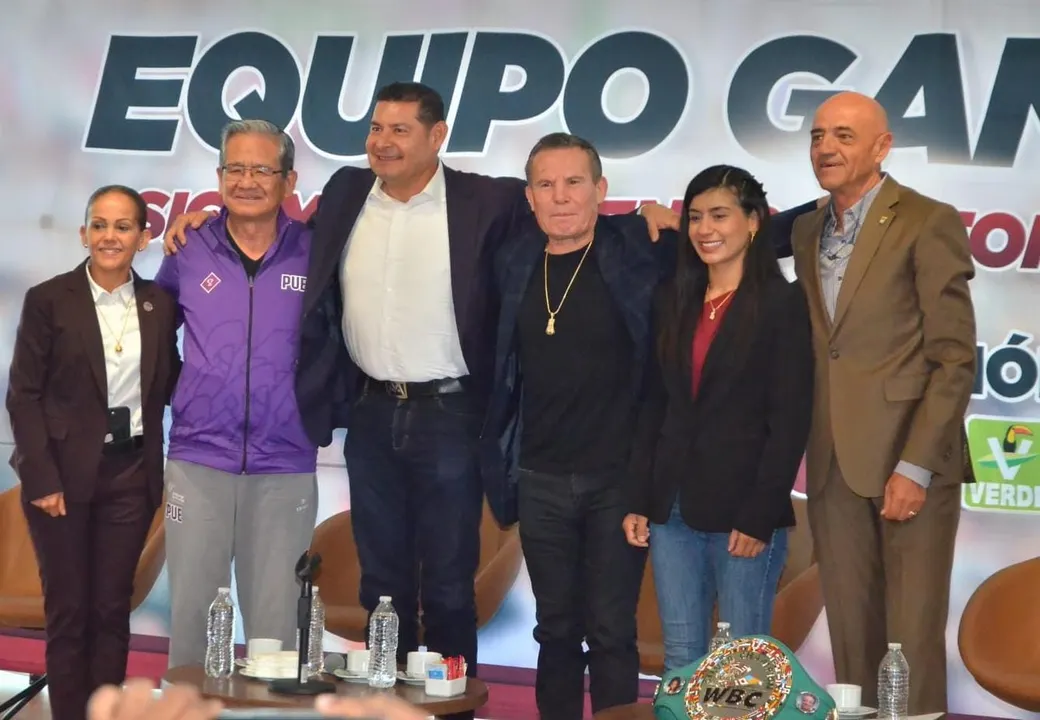 Con Julio César Chávez, la promotoría del deporte en Puebla está asegurada: Armenta