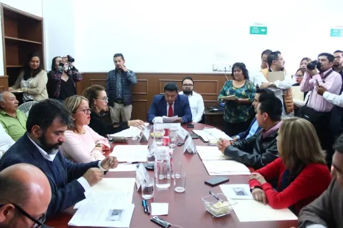 Regidores piden a Contraloría revisar Bachero Express; lo consideran deficiente
