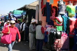 Reordenamiento de tianguis de San Martín será promovido en Congreso federal
