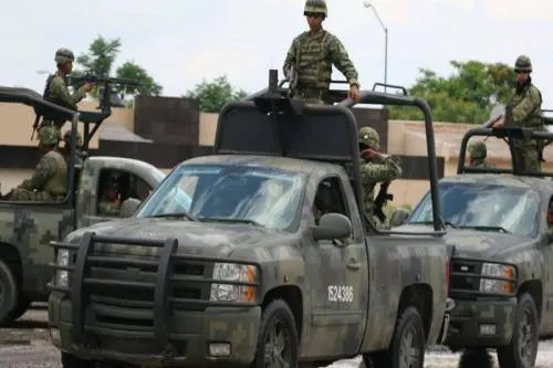Tras operativo, se enfrentan presuntos huachicoleros y militares en Cañada Morelos