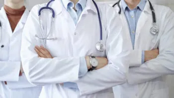 En 2025 rompimos récord en formación y contratación de médicos especialistas del IMSS: Sheinbaum