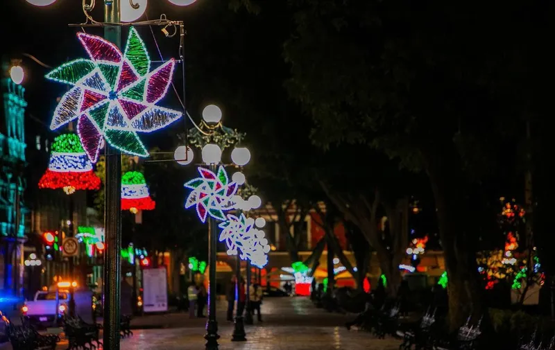 ayuntamiento-puebla-encendido-luces-fiestas-patrias