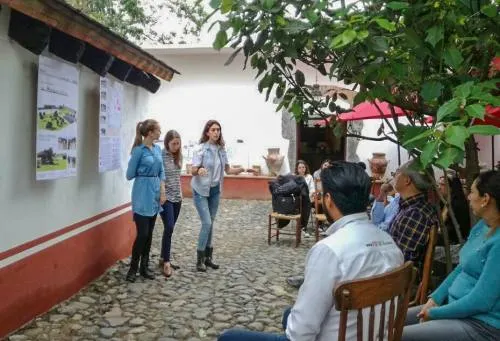 Estudiantes de la UDLAP realizan proyectos regenerativos para Tochimilco