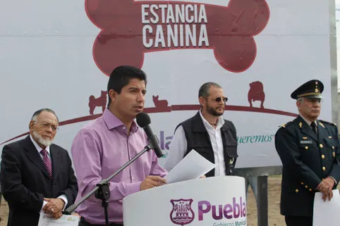 Ayuntamiento coloca primera piedra de Estancia Canina Municipal
