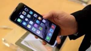 Los usuarios de iPhone esperan cada vez más para cambiar su teléfono