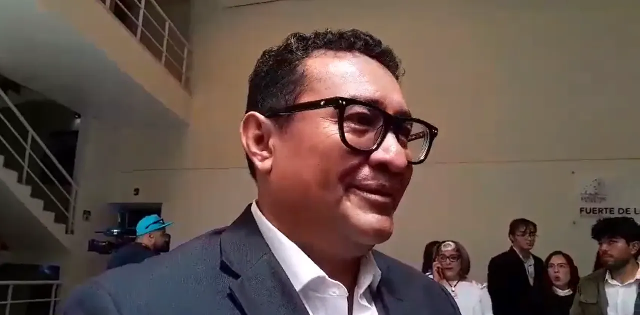 Pavel Gaspar, respalda la propuesta para que Laura Artemisa García Chávez sea la próxima presidenta del
Congreso Foto: Captura de pantalla