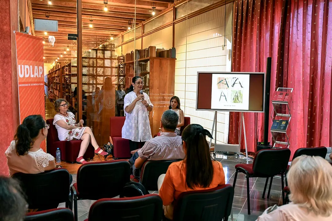 Udlap Libro Propiedad Y Uso Biblioteca Franciscana